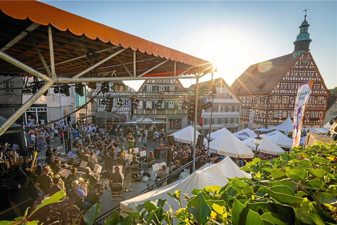 So sonnig wie im vergangenen Jahr soll es auch 2026 auf dem Straßenfest werden. Archivfoto: Alexander Becher