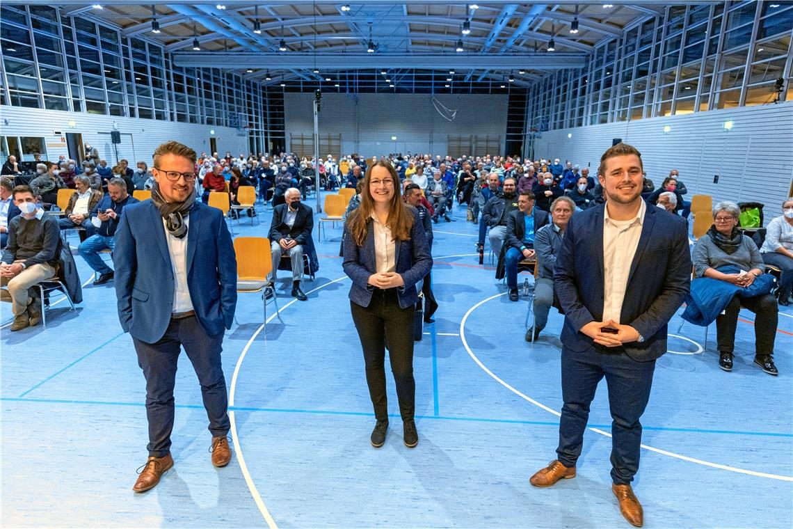 Wer macht das Rennen ums Rathaus? So viel steht fest: Entweder Daniel Gutmann (links), Lena Weller oder Daniel Bogner wird ins Weissacher Rathaus einziehen. Foto: A. Becher