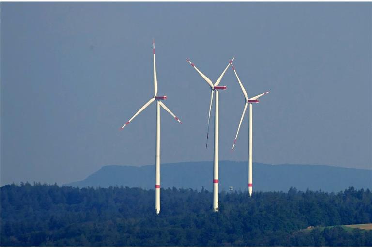 So wie hier in Winterbach werden auch im Hardtwald wohl über kurz oder lang Windräder stehen. Wie viele es sein werden, ist noch offen. Foto: Gabriel Habermann 