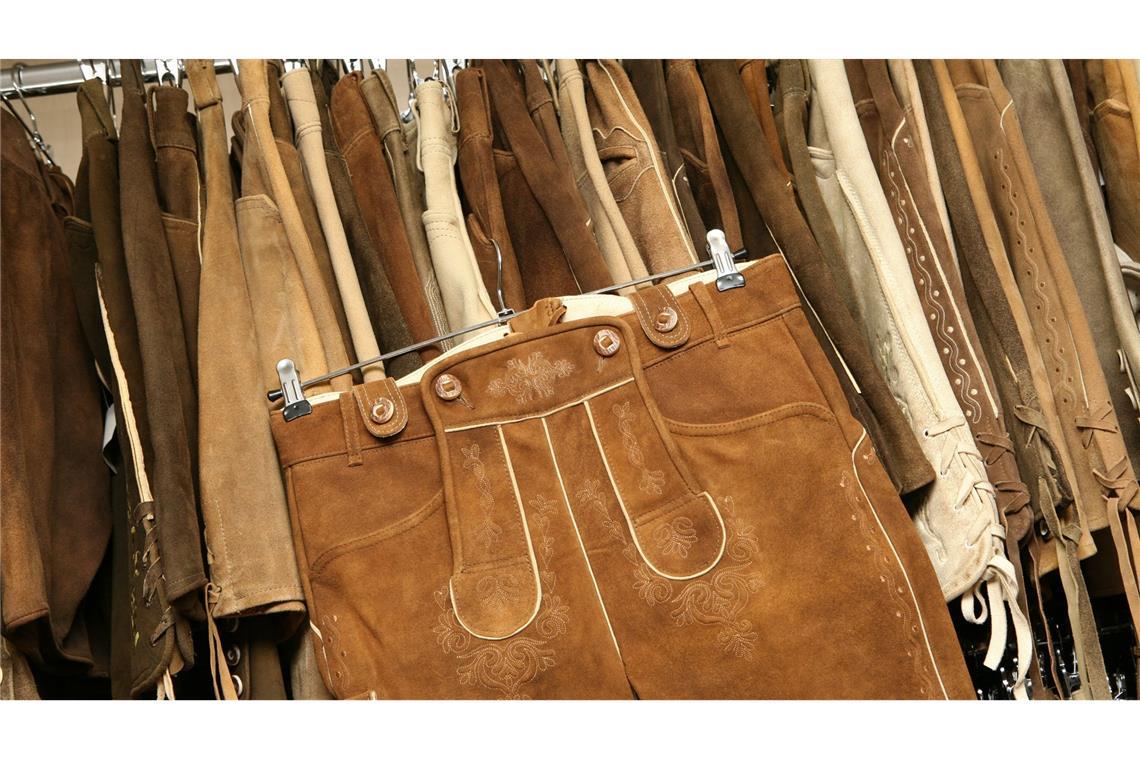 Bierbad und Senfflecken: So wird die Lederhose sauber So wird die Lederhose sauber.