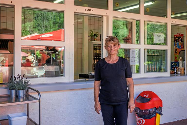 Sofia Papadopoulou hat im Sommer mit ihrem Team ein steiles Arbeitspensum. Der Kiosk ist von 10 bis 20 Uhr geöffnet. Foto: Stefan Bossow