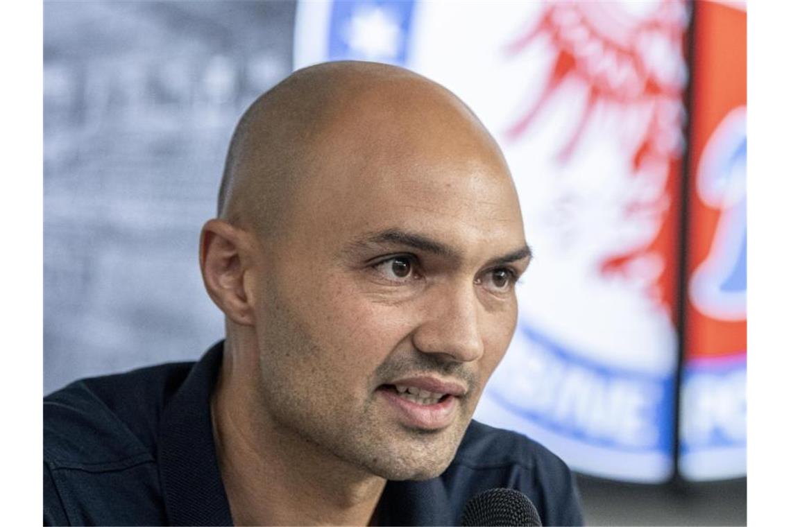 Sofian Chahed, Cheftrainer von Turbine Potsdam. Foto: Fabian Sommer/dpa/Archivbild