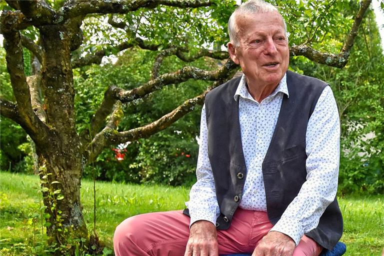 Sogar im fernen Südfrankreich, wo Friedrich Hiemer seinen Ruhestand verbrachte, träumte der ehemalige Bürgermeister vom Rathaus und von Spiegelberg. In seinem Garten in Jux fühlte er sich zu Hause. Foto: Tobias Sellmaier