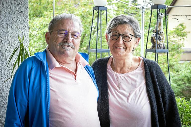 Sokratis Natsioulas und Eleni Natsioula freuen sich nach 50 Jahren Ehe über die 16 Enkelkinder. Foto/Repro: Alexander Becher