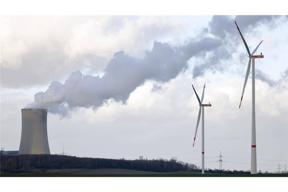 Solar- und Windkraftanlagen sind laut der IEA mittlerweile „fast überall“ günstiger als neue fossile Kraftwerke.
