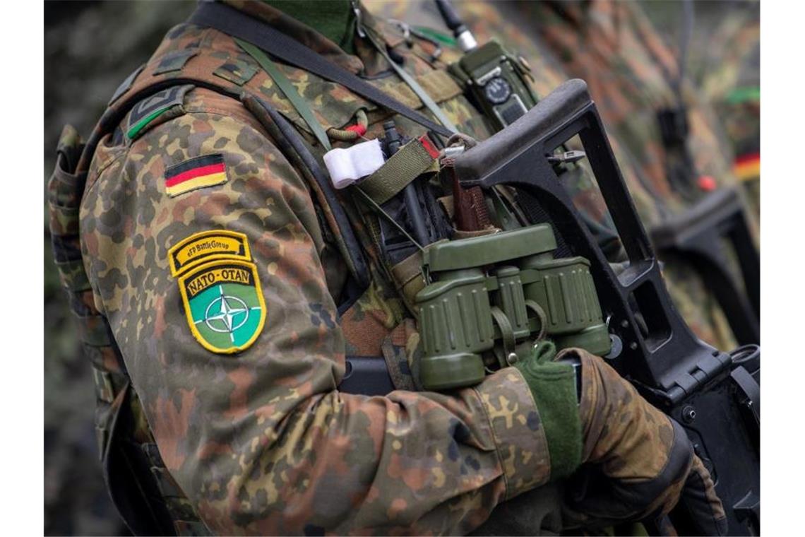 Planungen für neue EU-Eingreiftruppe werden konkreter Soldaten der Enhanced Forward Presence (eFP) Battle Group in voller Ausrüstung. Foto: Monika Skolimowska/dpa