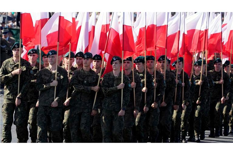 Soldaten der polnischen Armee. Die Streitkräfte werden den Grenzschutz bei Kontrollen an der Grenze zu Deutschland und zu Litauen unterstützen. (Archivbild)