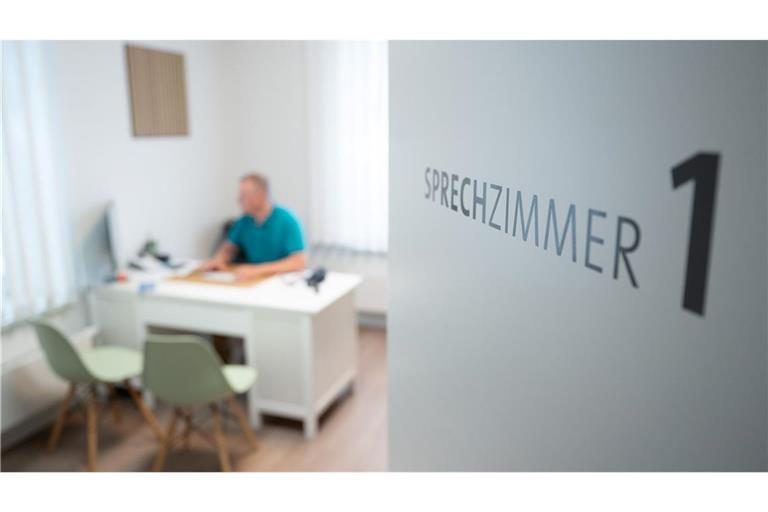 Soll eine Krankschreibung wirklich erst nach dem vierten Tag nötig sein? Die Arbeitgeber sind dagegen.