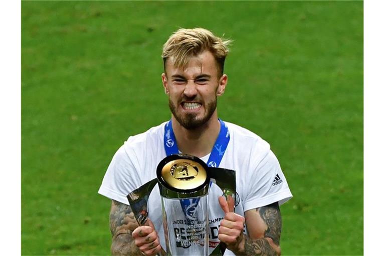 Soll in der Bundesliga für den FC Augsburg für Furore sorgen: Niklas Dorsch. Foto: Marton Monus/dpa