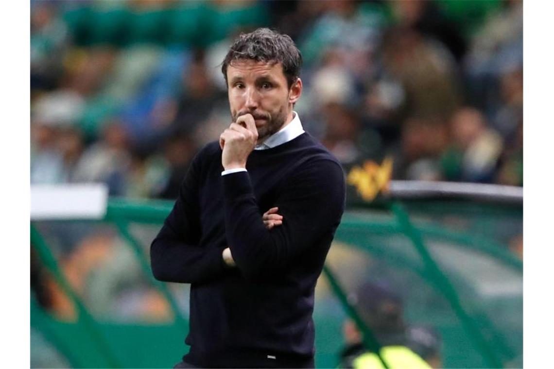 Soll Trainer in Wolfsburg werden: Mark van Bommel. Foto: Armando Franca/AP/dpa