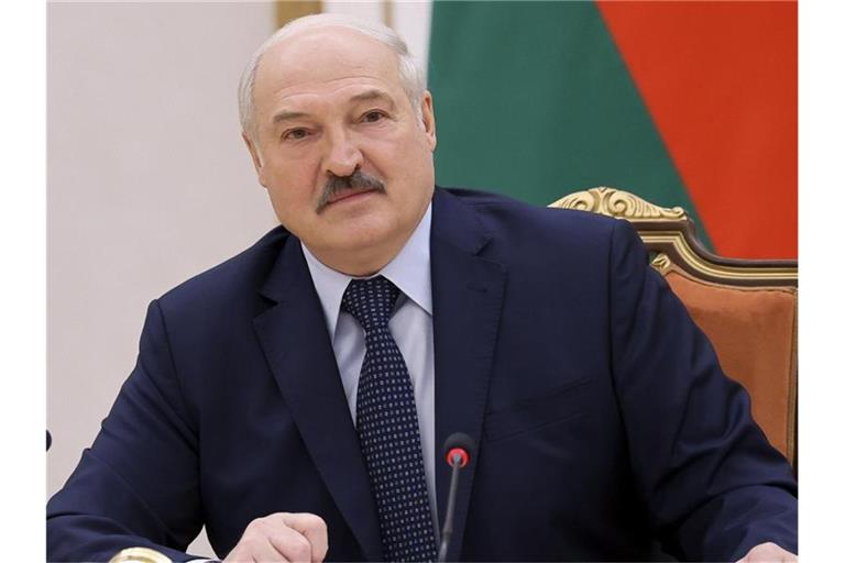 „Sollen sie doch über Finnland ihre Waren nach Russland und China liefern“: Belarus' Machthaber Lukaschenko will den Warenverkehr durch sein Land unterbinden. Foto: Sergei Shelega/BelTA/AP/dpa