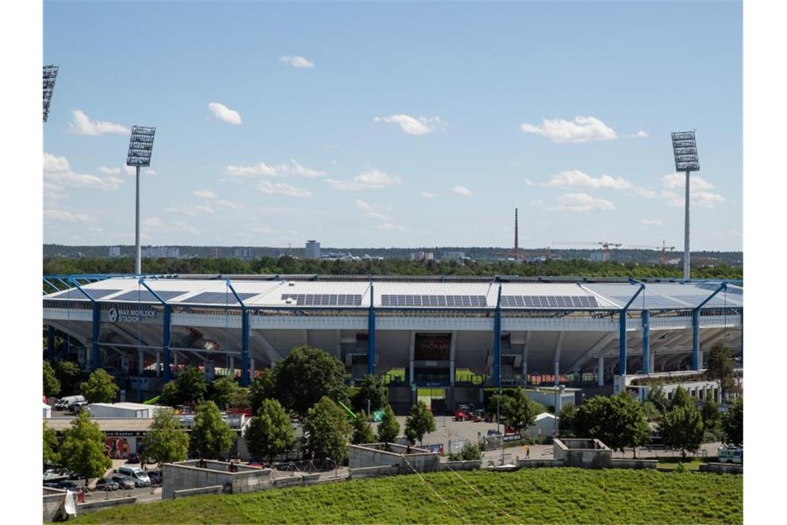 Sollte eigentlich Austragungsort des Fußballklassikers Deutschland gegen Italen sein: Das Max-Morlock-Stadion in Nürnberg. Foto: Daniel Karmann/dpa