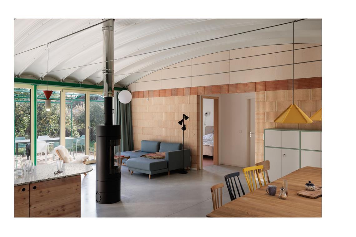 Drei Architekturpreise gehen nach Stuttgart und die Region Sonderpreis „Einfach bauen“ für das Haus Ihlow in Ihlow mit Auenwänden aus Dämmziegeln von AG8 Architektur, Berlin, mit Yana Kyuchukova, Berlin.