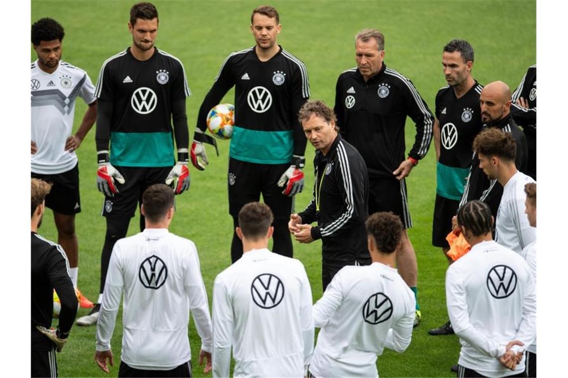 Sorg wird weitgehend die Sieger vom Weißrussland-Spiel auf den Platz schicken. Foto: Marius Becker