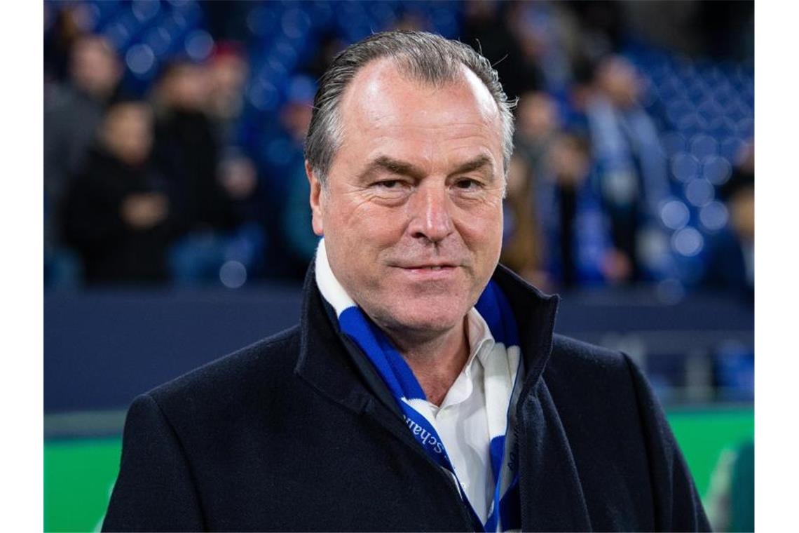 Bundesligen in Not - „Saisonabbruch wäre der Super-GAU“ Sorgt sich wegen der Corona-Krise um Schalke 04: Vorstandsboss Clemens Tönnies. Foto: Guido Kirchner/dpa