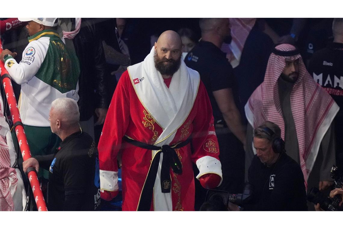 Usyk bleibt Box-König - Nächster Mega-Kampf winkt Sorgte mit seinem Outfit wieder für Furore: Tyson Fury