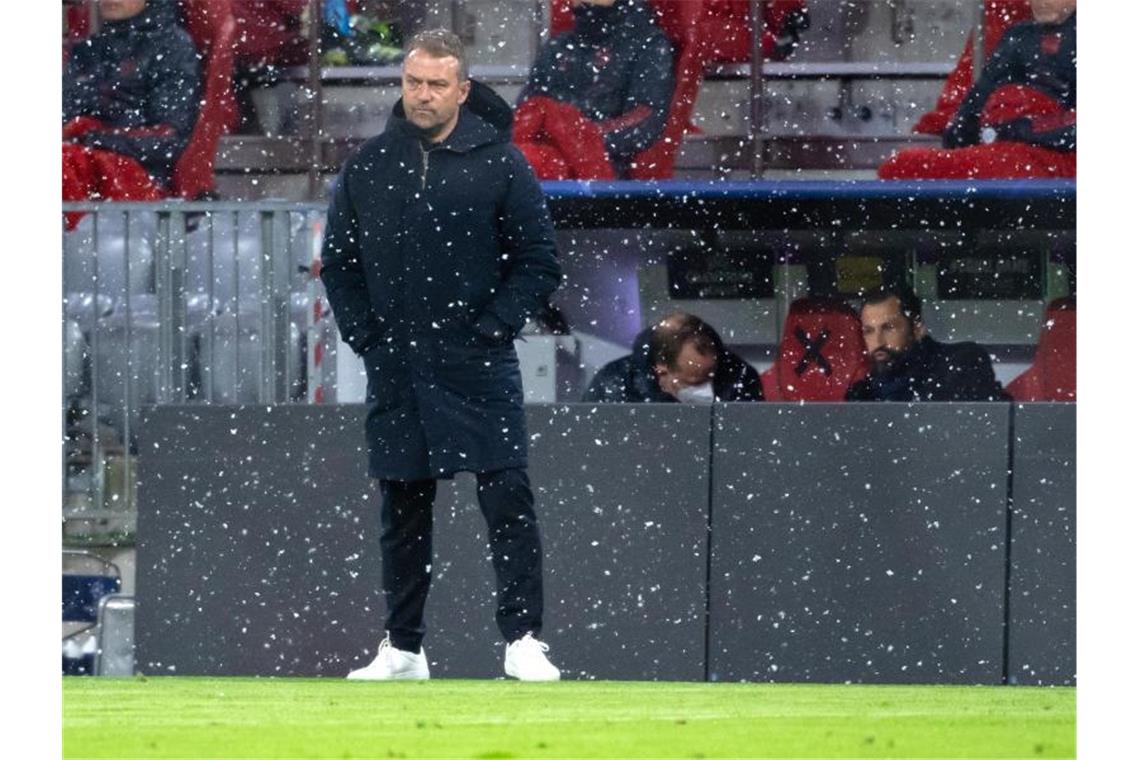 Sorgte mit seinen Aussagen nach der Pleite gegen PSG für Diskussion: Bayern-Coach Hansi Flick. Foto: Sven Hoppe/dpa