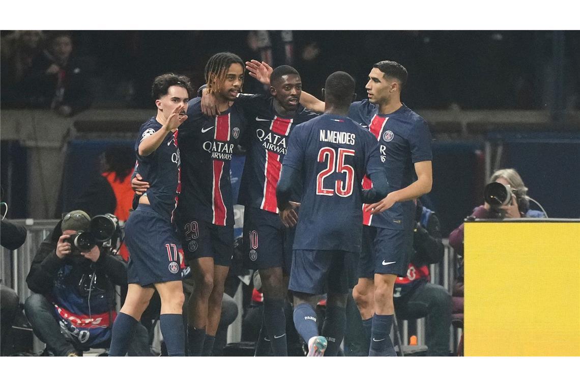 Dreierpack Mbappé: Real wirft Man City aus Champions League Souverän ins Achtelfinale: Die Profis von Paris Saint-Germain jubeln.