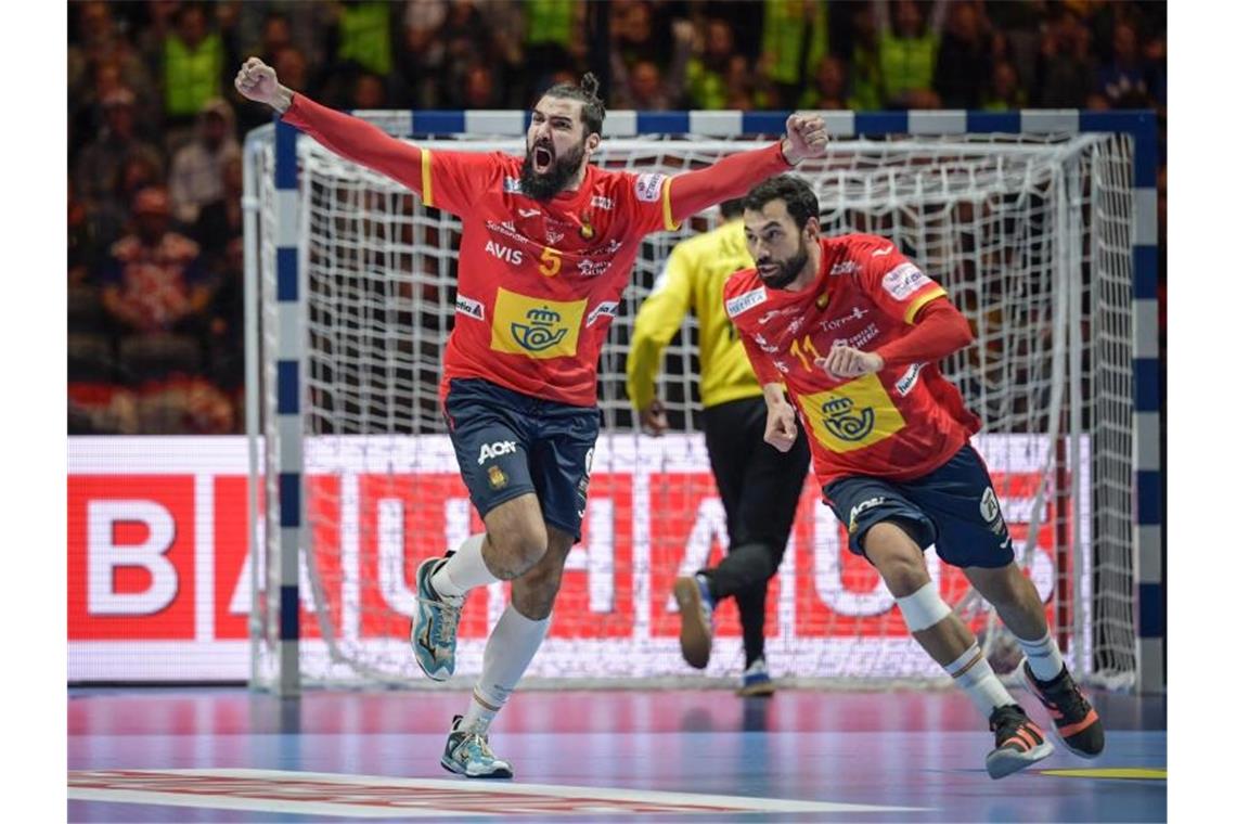 EM-Triumph für Spaniens Handballer: Sieg gegen Kroatien Spaniens Jorge Maqueda Pena (M) jubelt nach einem Tor. Foto: Anders Wiklund/TT NEWS AGENCY via AP/dpa