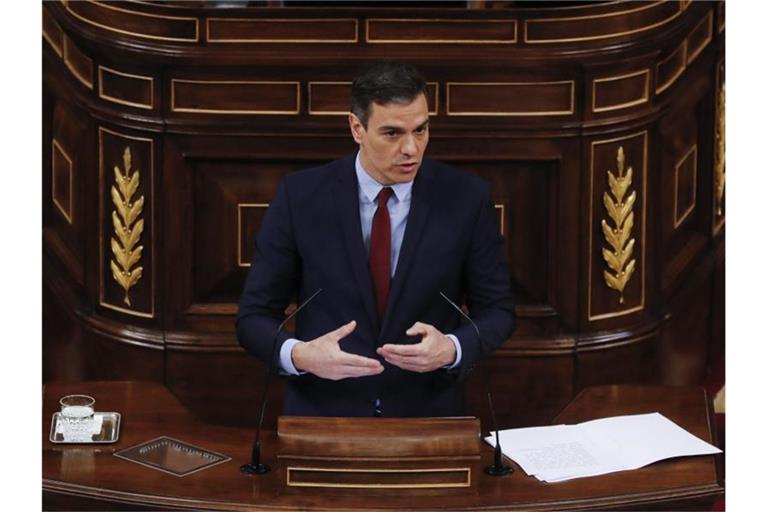 Spaniens Ministerpräsident Pedro Sánchez hat den Notstand trotz zunehmender Proteste verärgerter Bürger erneut verlängert. Foto: Pool/EUROPA PRESS/dpa