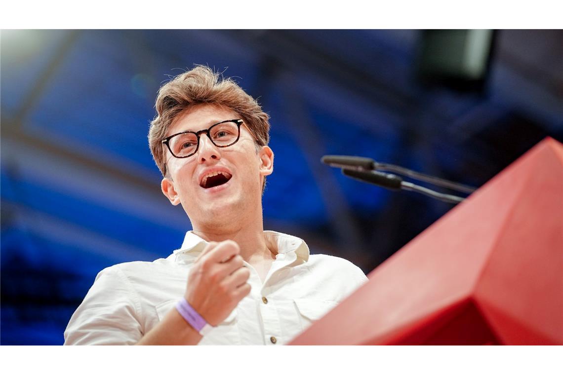 SPD wendet Streit um verpflichtenden Wehrdienst ab SPD-Bundesparteitag