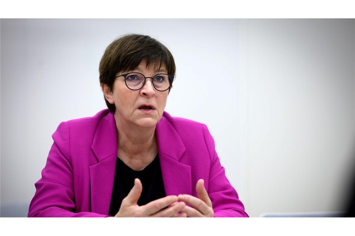 SPD-Chefin Saskia Esken hatte ein Verbotsverfahren gegen die AfD bereits im August ins Spiel gebracht.