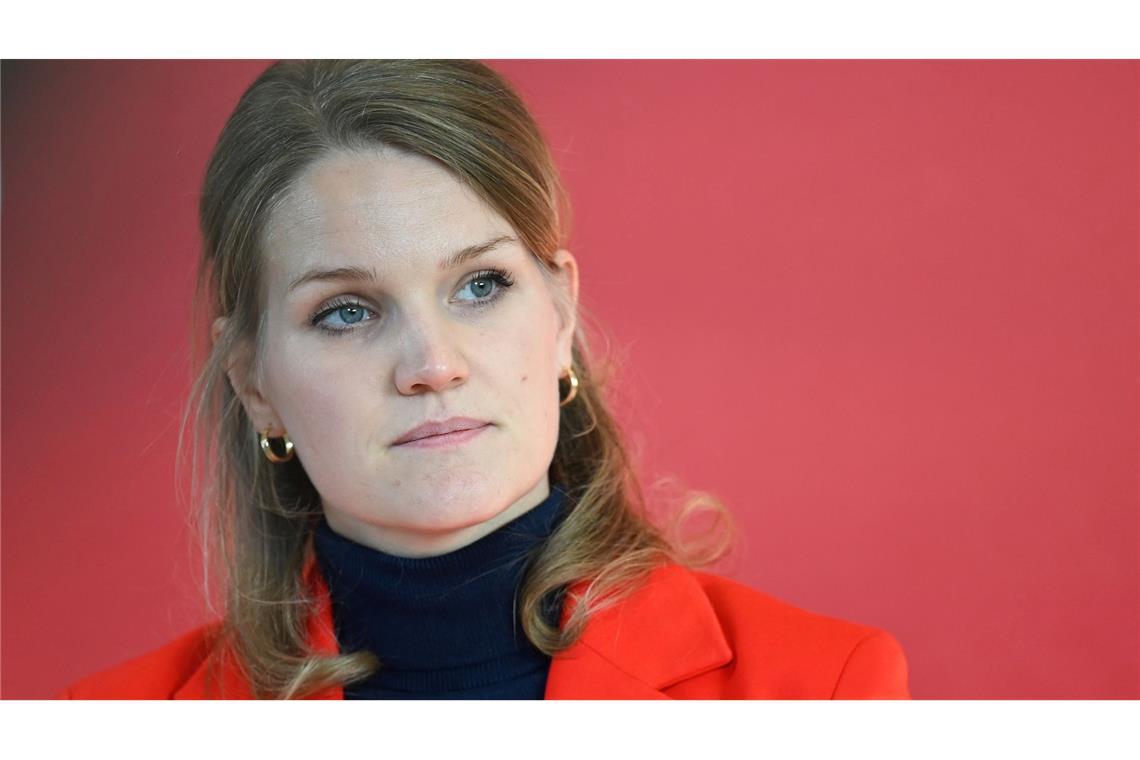 SPD-Fraktionsvize Sonja Eichwede sagt, die Identität der Flugreisenden müsse geklärt sein. (Archivfoto)