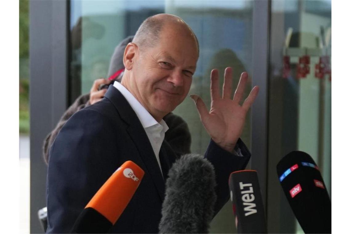 Ampel-Sondierungen nehmen Kurs auf „Stunde der Wahrheit“ SPD-Kanzlerkandidat Olaf Scholz kommt zum Tagungsort für die Sondierungsgespräche. Foto: Kay Nietfeld/dpa