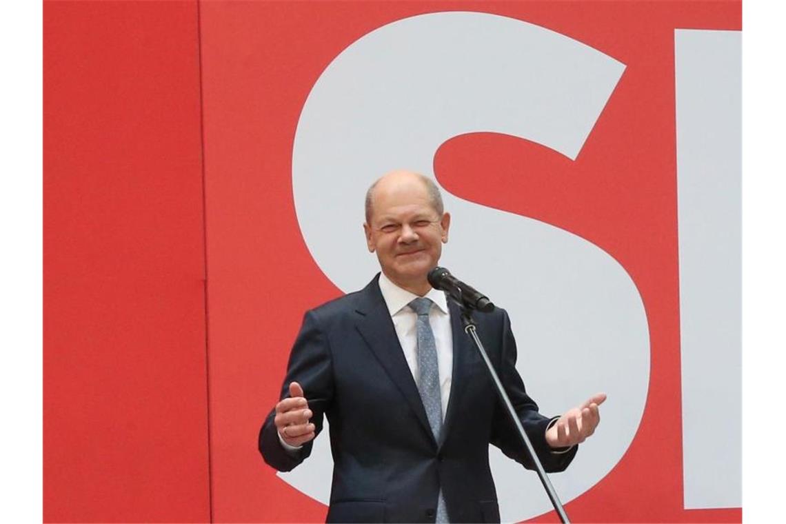 SPD-Kanzlerkandidat Olaf Scholz sieht für seine Partei einen „sichtbaren Auftrag“ zur Regierungsbildung. Foto: Wolfgang Kumm/dpa