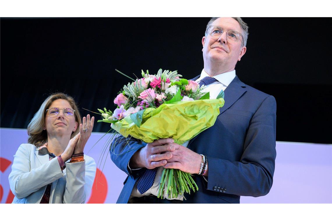 SPD-Parteichefin Bätzing-Lichtenthäler und Verhandlungsführer Alexander Schweitzer haben für den Koalitionsvertrag mit der CDU geworben.
