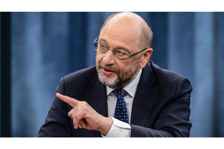 SPD-Politiker Martin Schulz zeigt sich am Sonntagabend im ARD-Talk von Caren Miosga empört über US-Präsident Donald Trump.