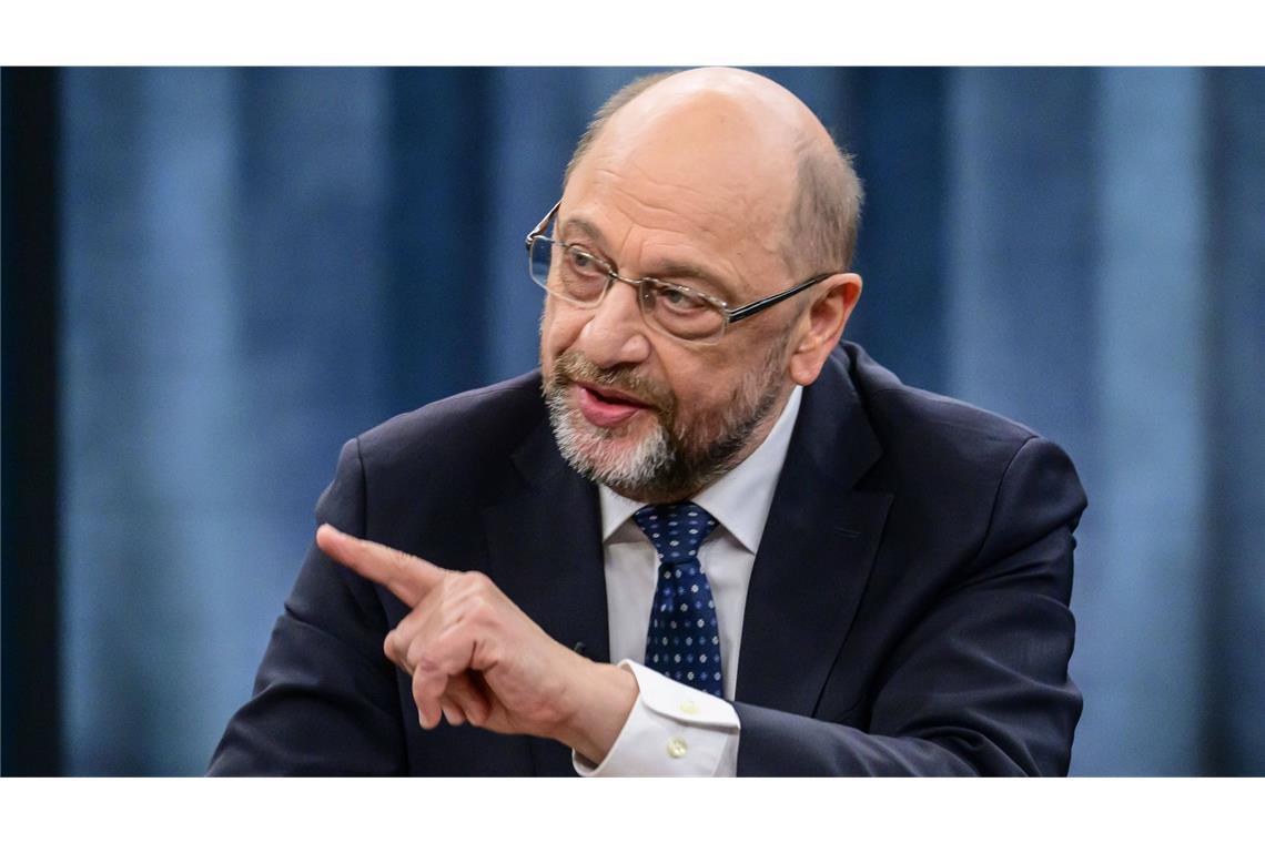 SPD-Politiker Martin Schulz zeigt sich am Sonntagabend im ARD-Talk von Caren Miosga empört über US-Präsident Donald Trump.