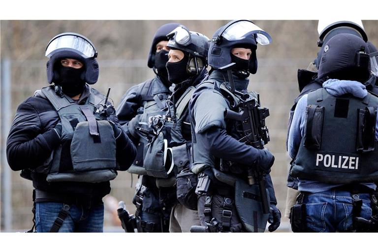 Spezialkräfte der Polizei waren am Samstag in Karlsruhe im Einsatz (Symbolbild).