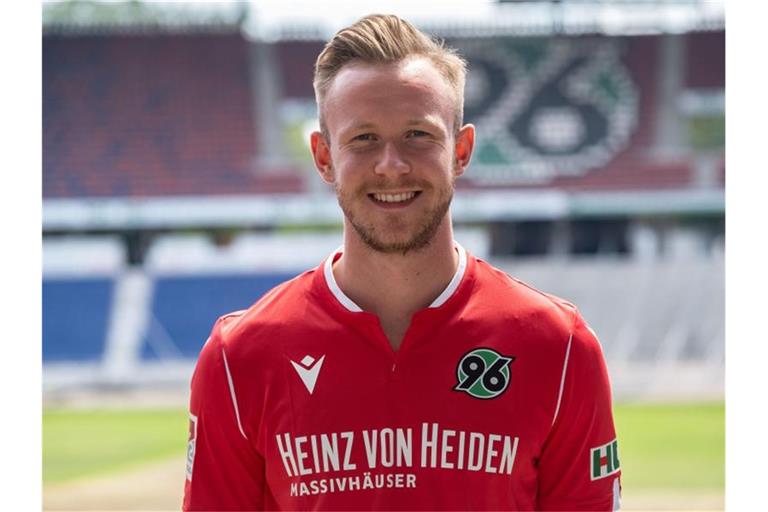 Spieler Cedric Teuchert von Hannover 96. Foto: Peter Steffen/Archivbild