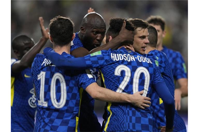Spieler vom FC Chelsea jubeln über das 1:0. Foto: Kamran Jebreili/AP/dpa
