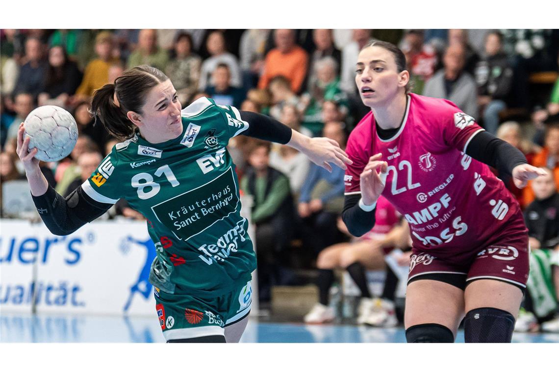 Spielmacherin Lea Neubrandner setzt sich dynamisch durch.