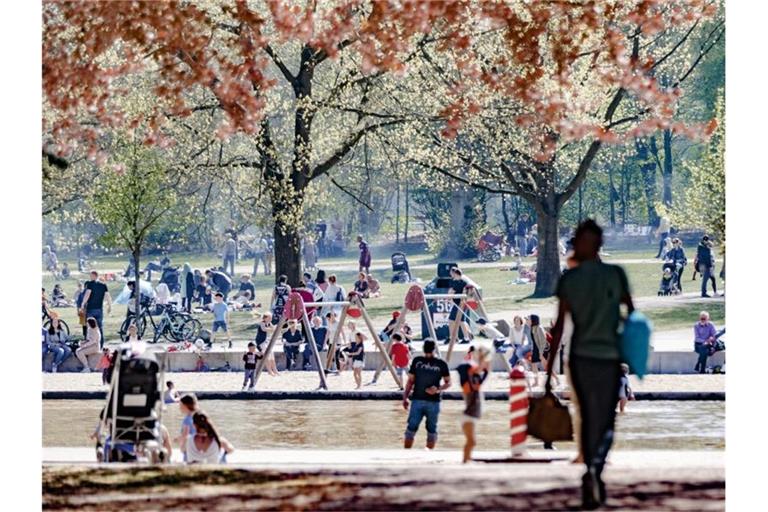 Spielplatz in Hamburg: In Großstädten wird der Platz für Spielflächen immer knapper. Foto: Markus Scholz