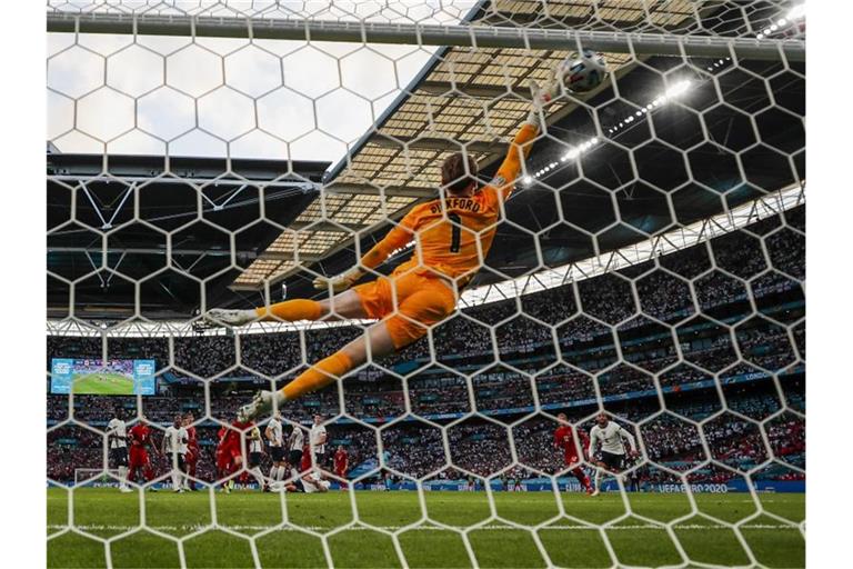 Spielt eine starke EM: Englands Torhüter Jordan Pickford. Foto: Frank Augstein/AP/dpa