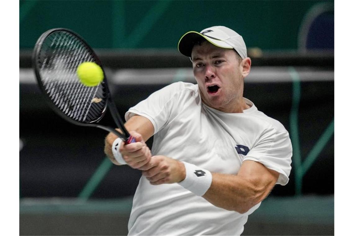 Spielt im Davis-Cup-Halbfinale neben Jan-Lennard Struff im Einzel: Dominik Koepfer. Foto: Michael Probst/AP/dpa