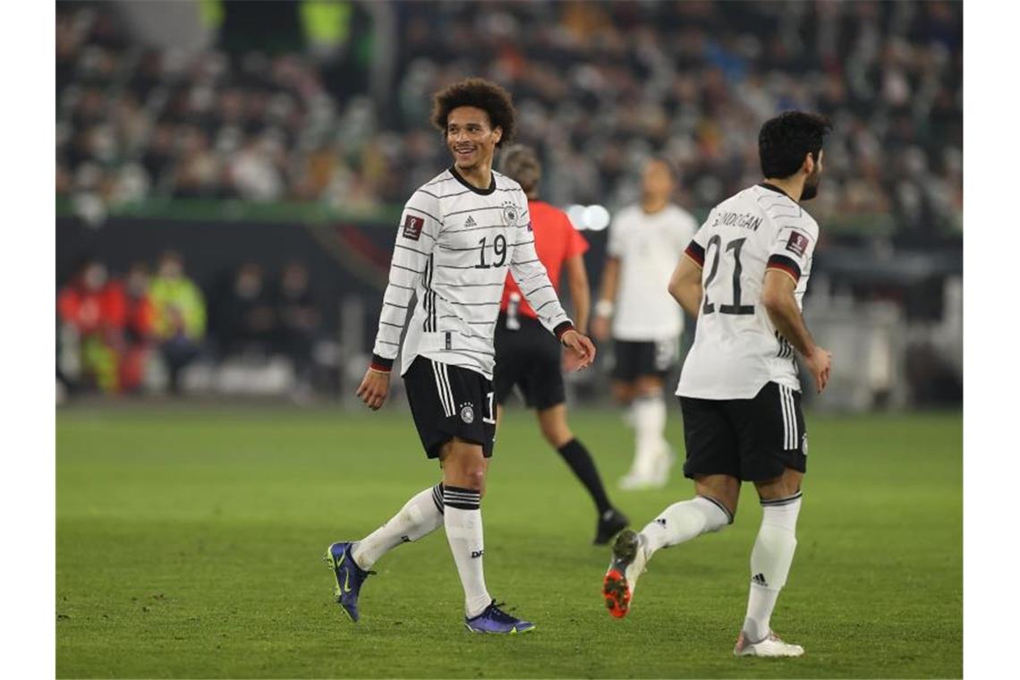 Sané trifft und ackert - Flick ist begeistert: „Einzigartig“ Spielte auch gegen Liechtenstein stark: Leroy Sané (l). Foto: Christian Charisius/dpa