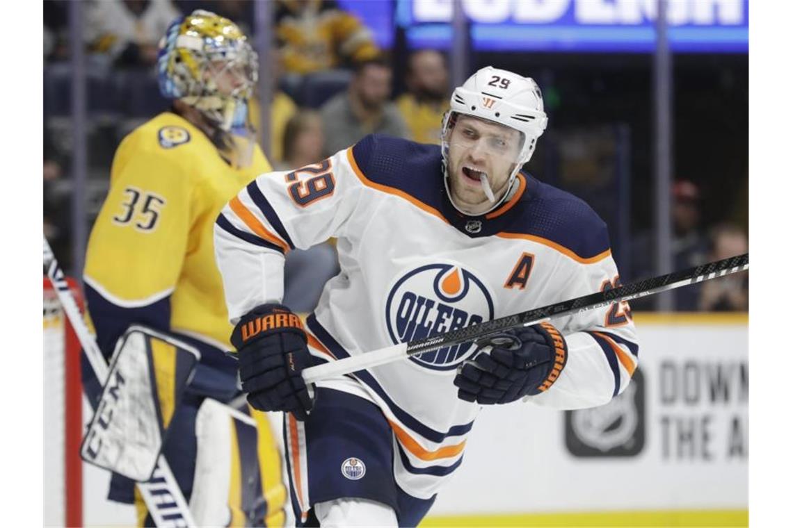 Spielte bis zur Corona-Pause eine überragende NHL-Saison: Leon Draisaitl. Foto: Mark Humphrey/AP/dpa