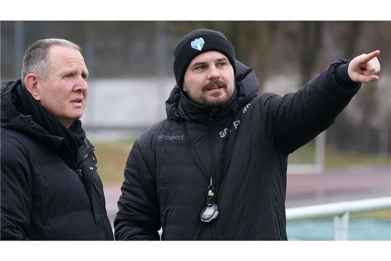 Sportdirektor Dieter Gerstung (li.), Trainer Kushtrim Lushtaku: Unfreiwillige Pause für den SGV Freiberg.

Julia Rahn