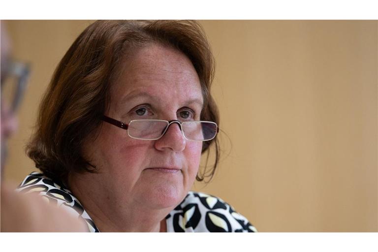 Sportministerin Theresa Schopper empfiehlt besonders im sensiblen Kinder- und Jugendbereich, Wettbewerbe abzusagen.