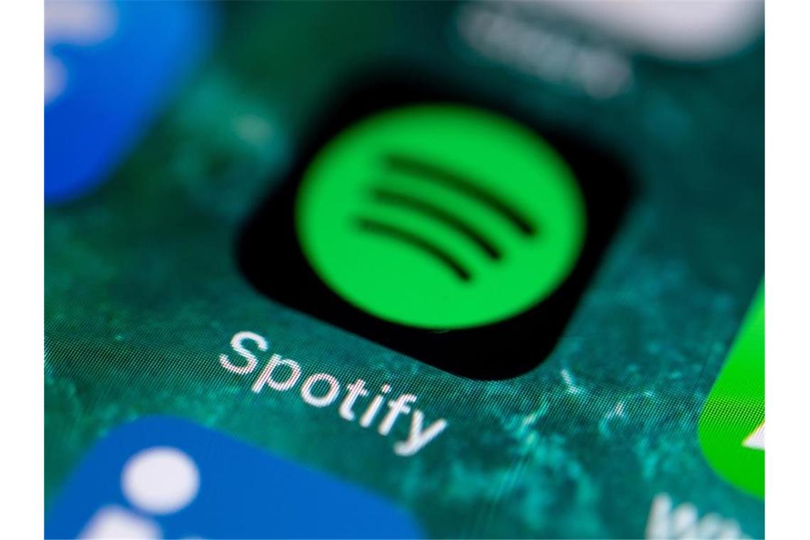 Spotify schließt Büro in Russland - Angebot weiter verfügbar Spotify schließt sein Büro in Russland. Foto: Fabian Sommer/dpa