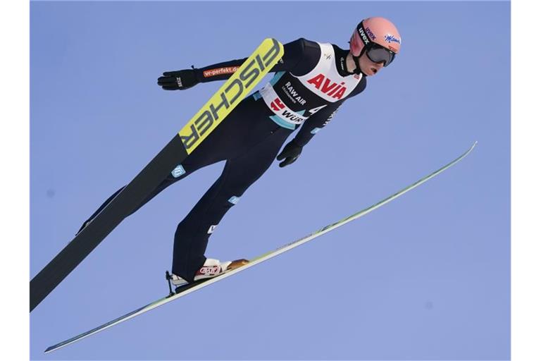 Sprang in Lillehammer auf Rang drei: Karl Geiger in Aktion. Foto: Terje Bendiksby/NTB/dpa