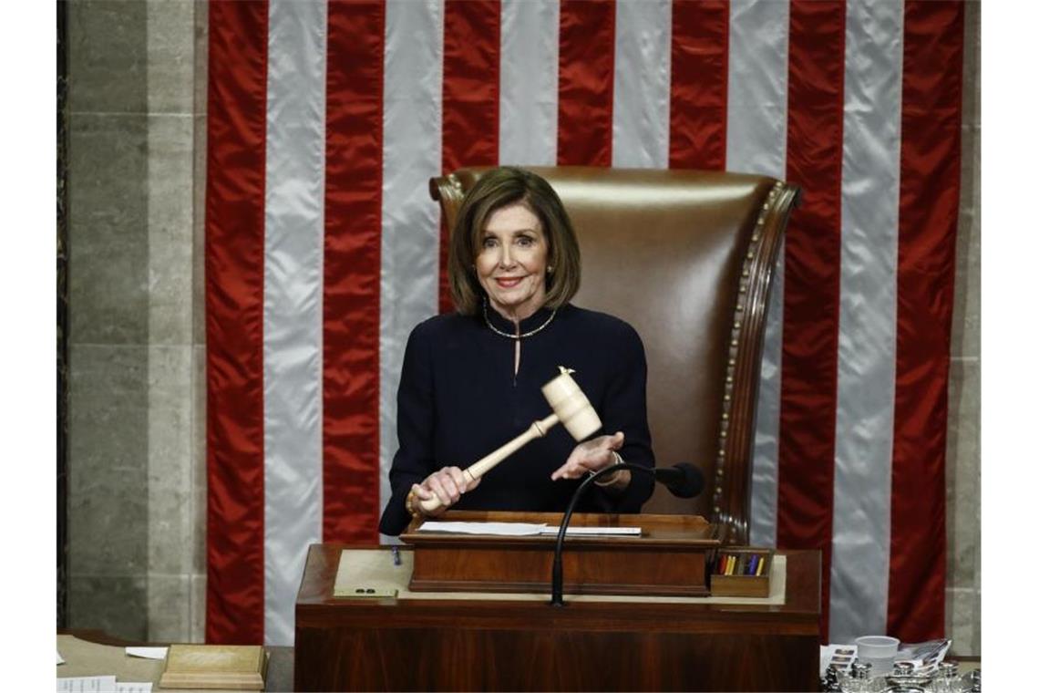 US-Präsident Trump muss sich Amtsenthebungsverfahren stellen Sprecherin des US-Repräsentantenhauses: Nancy Pelosi. Foto: Patrick Semansky/AP/dpa