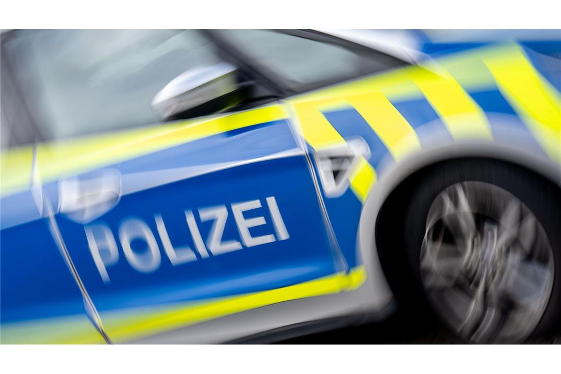 Sprengsatz explodiert vor Wohnhaus – Polizei ermittelt. (Symbolbild)