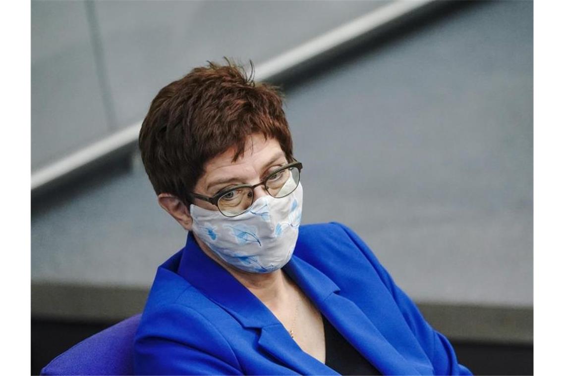 Spricht angesichts der US-Wahlen von einer „explosiven Situation“: Verteidigungsministerin Annegret Kramp-Karrenbauer (CDU). Foto: Michael Kappeler/dpa