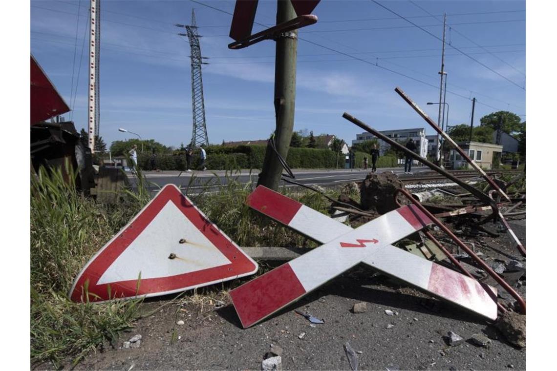 Tödlicher Bahn-Unfall bei offenen Schranken