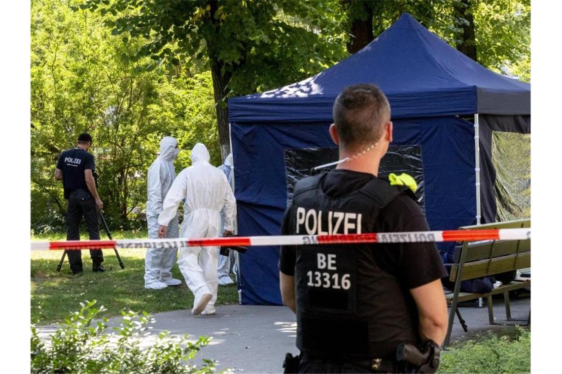 „Tiergartenmord“-Urteil: Kreml hofft auf Kontakt mit Scholz Spurensicherung am Tatort. Foto: Paul Zinken/dpa